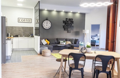 La Seu Apartamento | Plaza Redonda Center - 3 Bedroom Heart of Valencia ,Max 8 Pax