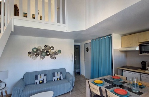 Sainte-Marie-la-Mer Casa | Pleasant air-conditioned family villa with shared pool, a stone's throw from the sea