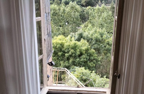 La Salvetat-sur-Agout Apartamento | Pleasant Apartment La Salvetat Agout with Terrace and Mountain View