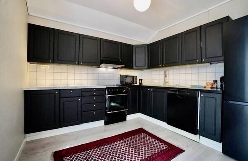 Porsgrunn Apartamento | Pleasant, apartment, in the middle of the city. 85 Smart TV, lift & veranda
