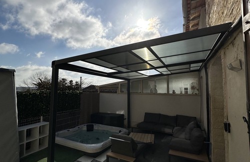 Le Fief-Sauvin Casa | Pleasant house with luxury spa