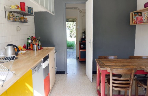 Estanove Casa | Casa agradable con jardín maduro