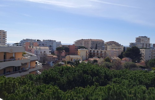 Frejus Plage Apartamento | Pleasant penthouse , sixth floor.