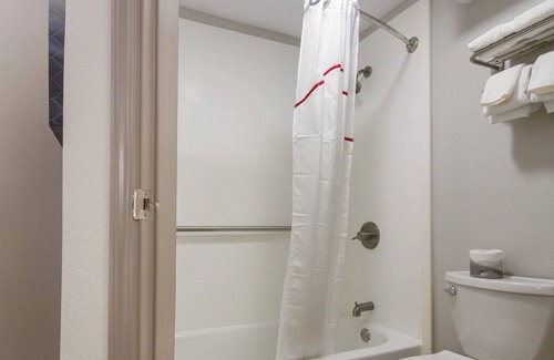 Erie Casa | Pleasant Stay, Convenient Location, Pets Allowed