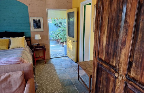 Toro Canyon Apartamento | Pleasant studio with WiFi in the charming Foothills of Carpinteria.n