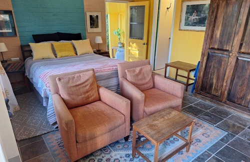Toro Canyon Apartamento | Pleasant studio with WiFi in the charming Foothills of Carpinteria.n