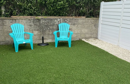 Eu Casa | Pleasant town house with free parking