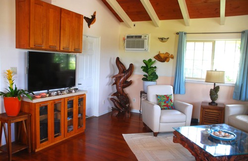Hawaii Kai Casa | Relájese en una casa de huéspedes limpia, cómoda y espaciosa. 日本語