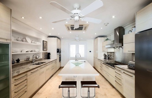 Durants Condominio | Sandy Cove PH 501 in St James by Personal Villas - Breathtaking Luxurious Haven