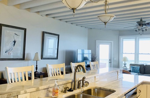 Oceanmarsh Subdivision Casa | SUMMER reduced price and minimum stay at gorgeous Harbor Island!