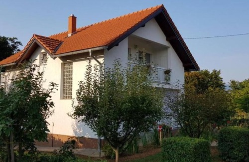 Smoljanac Casa | Plitvice Oaza Mira - Detached house with large garden and barbecue house