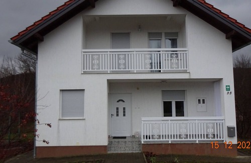 Smoljanac Casa | Plitvice Oaza Mira - Detached house with large garden and barbecue house