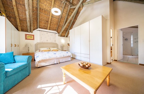 Steenberg Estate Cabina | Plotsklaps Self Catering Cottage
