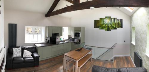 Hollow Meadows Casa | Plough Cottage