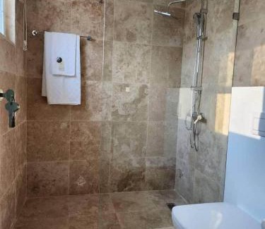 Labadi Apartamento | pls Lux 1bed apt at canthonment