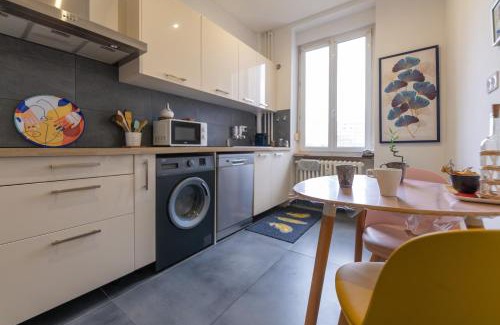 Sablon Apartamento | Plumeria - Grand Appartement 75m2 - Au calme avec Jardin - Idéal Famille ou Groupe de Travailleurs - Parking Public Gratuit - 2 Chambres - 4 Lits séparés