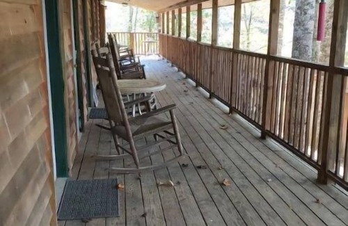 Newland Casa | Plumtree Mountain Retreat Studio #4