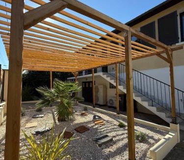 Les Aix-d'Angillon Casa | Plus dispo
