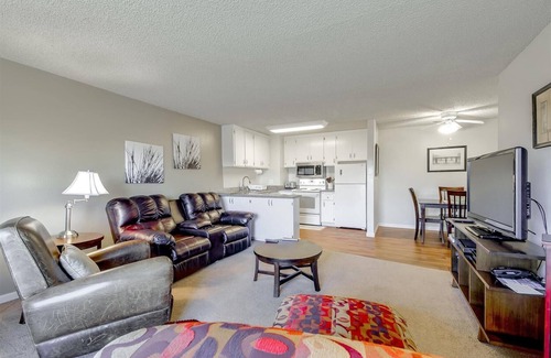 Santa Clara Apartamento | Felpa, Amueblado 2 BR Silicon Valley Corporate Suite
