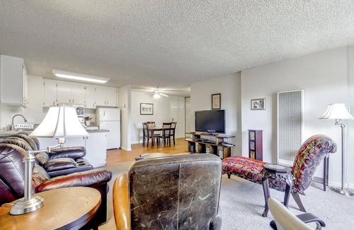 Santa Clara Apartamento | Felpa, Amueblado 2 BR Silicon Valley Corporate Suite