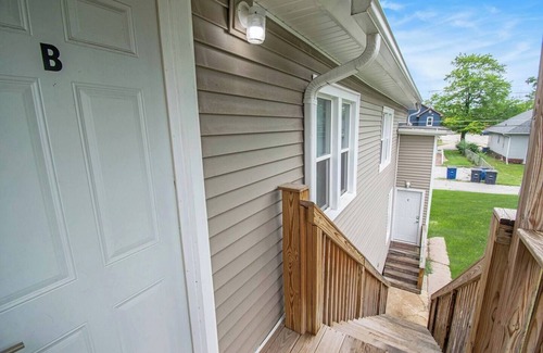 Michigan City Apartamento | Plush Retreat Central Location Private FreeParking