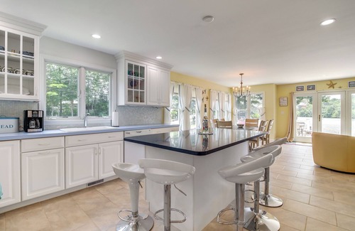 West Wareham Casa | Plymouth Getaway w/ Private Lake Beach + Kayaks!