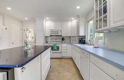 West Wareham Casa | Plymouth Getaway w/ Private Lake Beach + Kayaks!