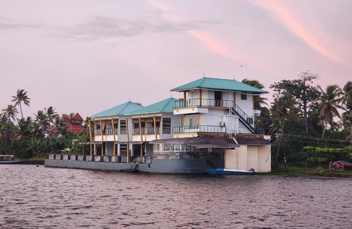 Alappuzha Complejo | PMC Lakeshore Resort & Houseboat