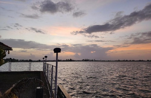 Alappuzha Complejo | PMC Lakeshore Resort & Houseboat