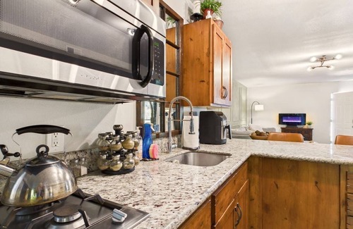 Philomath Casa | PNW Countryside Estate with Playground and Pickleball court