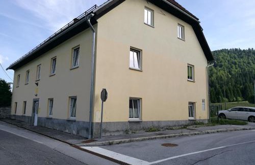 Hrib-Loski Potok Casa | Počitniška hiša Ostrnica