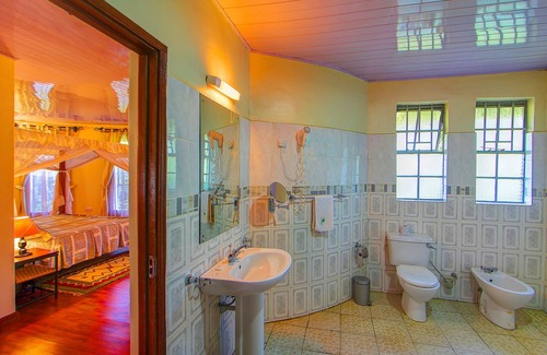 Eldoret Complejo | Poa Place Resort & Hotel - Where Nature Meets Comfort