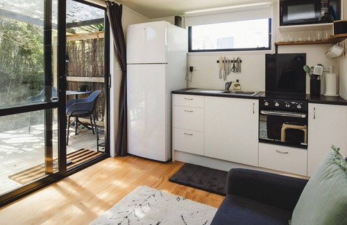 New Plymouth Cabaña | Pocket Paradise Prime City Location