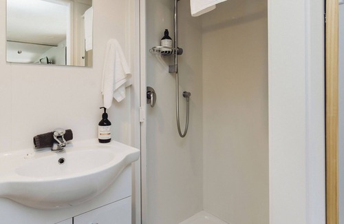New Plymouth Cabaña | Pocket Paradise Prime City Location