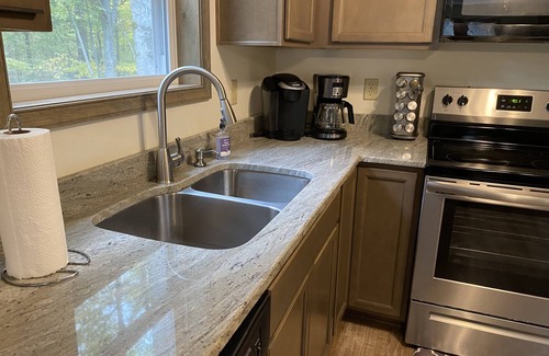 Albrightsville Chalet De Esquí | Chalet,2 acres,hot tub,pool table,firepit,fireplace,A/C,pets ok,ski,lake,hiking