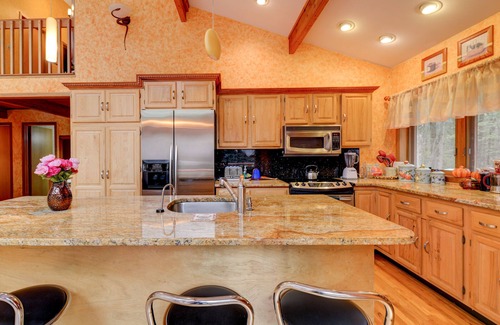 Tafton Casa | Increíble Chalet Pocono! 4BD 3BA PISCINA PRIVADA / SAUNA / CHIMENEA