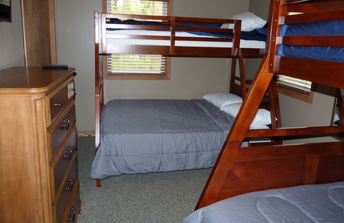 Briar Crest Woods Chalet De Esquí | CHALET POCONO DUERME 10 CERCA DE BIG BOULDER-POCONO RACEWAY Y TODAS LAS COSAS POCONO