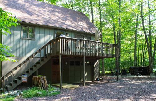 Pocono Lake Casa | Pocono Lake House Near Skiing and Kalahari Resort!