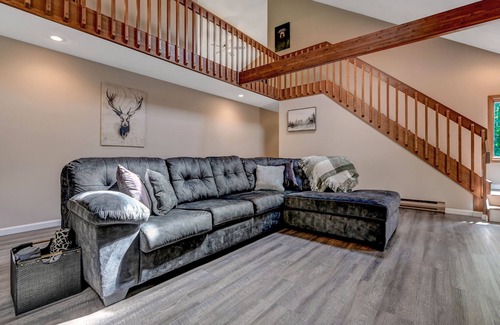 Long Pond Casa | Pocono Majesty/Hot tub/Fire pit/Game room
