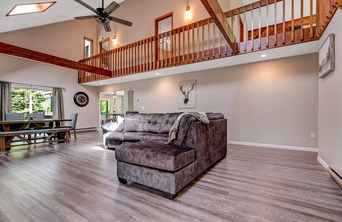 Long Pond Casa | Pocono Majesty/Hot tub/Fire pit/Game room