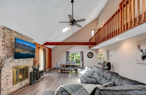 Long Pond Casa | Pocono Majesty/Hot tub/Fire pit/Game room