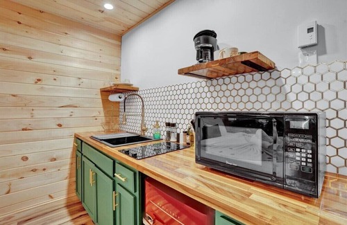 Canadensis Casa | Pocono Modern in the Pines | Firepits | Pets Okay