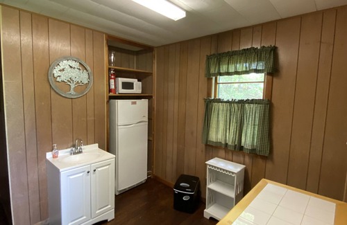 White Mills Cabaña | Pocono Mountain Cottage on Private 10 acre lake & 100 acre grounds