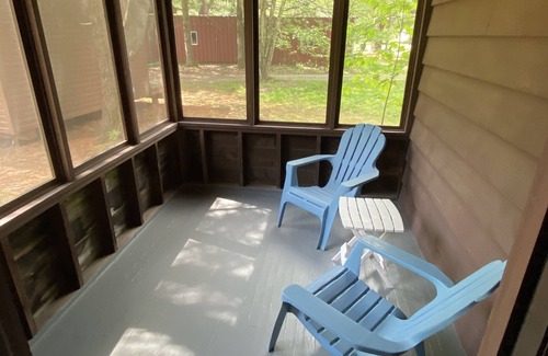 White Mills Cabaña | Pocono Mountain Cottage on Private 10 acre lake & 100 acre grounds