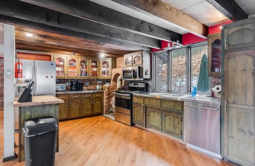 Tunkhannock Township Cabina | ⛷🏔Pocono Mountain : Cozy : Hot Tub : Ping Pong 🏂⭐️