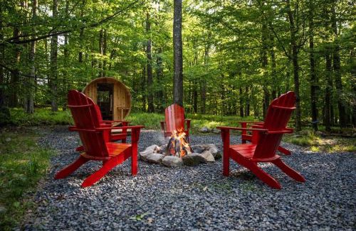 Greentown Casa | Pocono Mountain Retreat with Hot Tun and Sauna