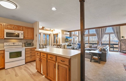 Tannersville Casa | Pocono Mountains Camelback Retreat-Stunning Views