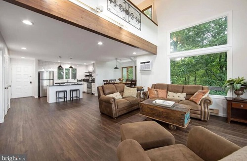 Tannersville Casa | Pocono Mountains Camelback Retreat Ski-in Ski-out