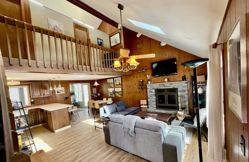 Thornhurst Casa | POCONO MOUNTAINS Swim Bike Hike Fish Lake Grill Firepit Wifi POOL Playground