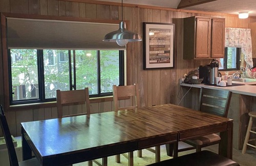 Thornhurst Casa | Pocono retreat, arrowhead lake beautiful chalet